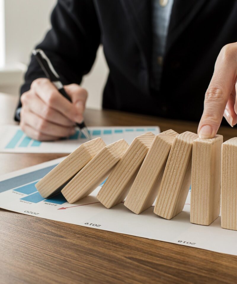 businessman-office-with-wooden-blocks