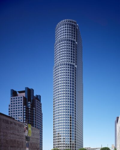Citicorp Plaza's fifty-three-story 777 Tower, by Cesar Pelli and Associates, was completed on South Figueroa Street in Los Angeles in 1991. The building features a reflective white-metal skin and series of towers that seem to fold into one another, 04/07/05, LC-DIG-pplot-13725-01379 (digital file from LC-HS503-502)