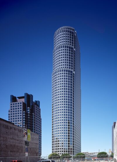 Citicorp Plaza's fifty-three-story 777 Tower, by Cesar Pelli and Associates, was completed on South Figueroa Street in Los Angeles in 1991. The building features a reflective white-metal skin and series of towers that seem to fold into one another, 04/07/05, LC-DIG-pplot-13725-01379 (digital file from LC-HS503-502)